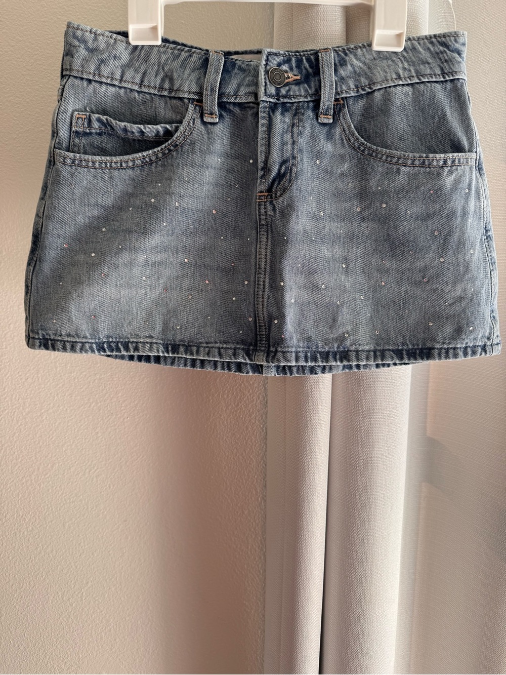 ✨Hollister Rhinestone Denim Mini Skort – Size 0 (W25) 💙